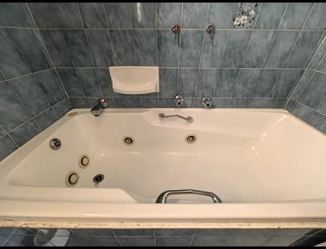 2 BEDROOM RETIREMENT UNIT FOR SALE IN BROMHOF